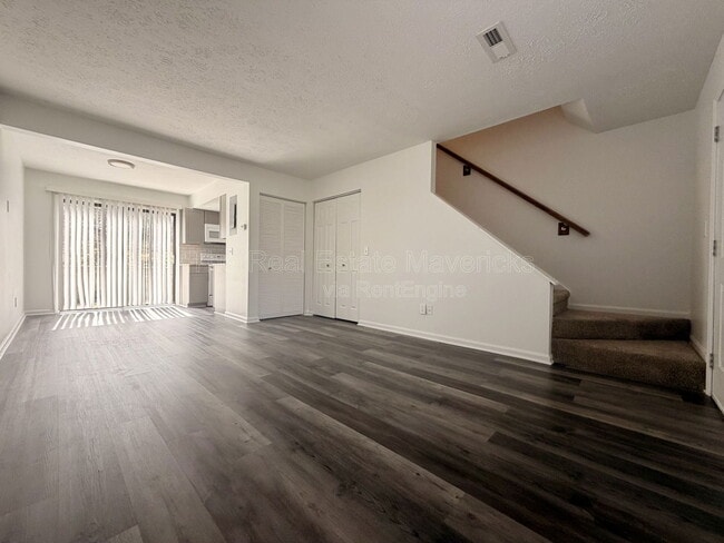 Photo - 308 Gillespie Rd