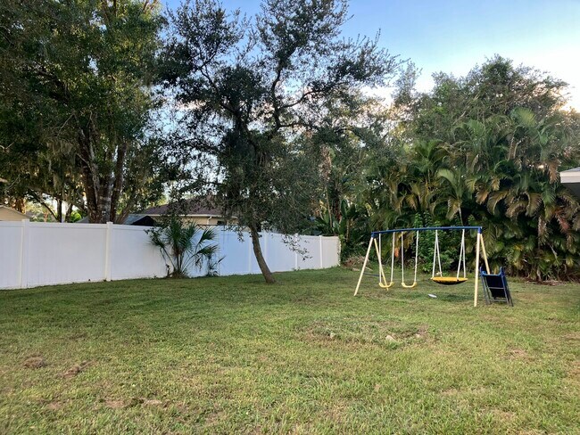 Photo - 4185 Simkins Ave