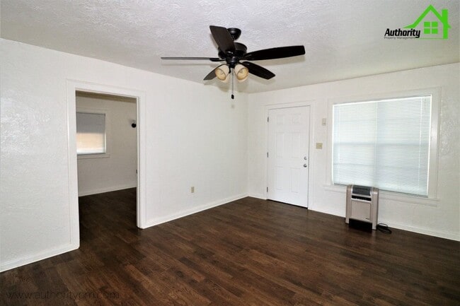 Photo - 1141 Magnolia Ave