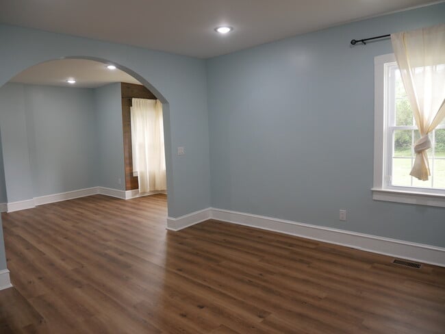 Photo - 208 Vineyard Rd