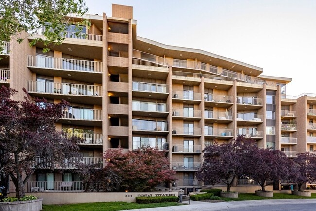 Building Photo - Rare 1,600+ Sq Ft Condo in the Heart of the Marmalade District