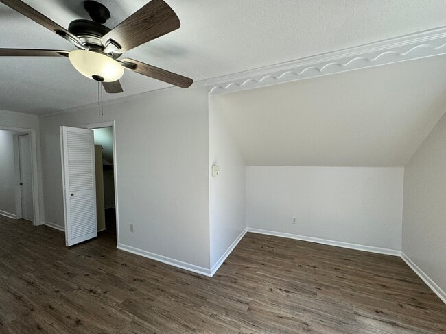 Building Photo - 2019 N Thompson St Rental