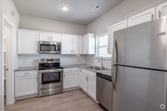 3BR, 2.5BA - 1,289SF - Kitchen