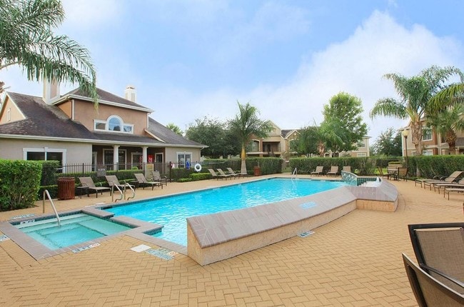 Las Palmas Apartments