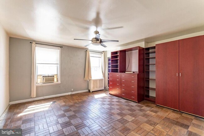 Photo - 1339 Christian St