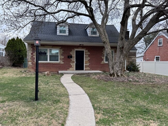 Building Photo - Charming Brick Home in Emmaus