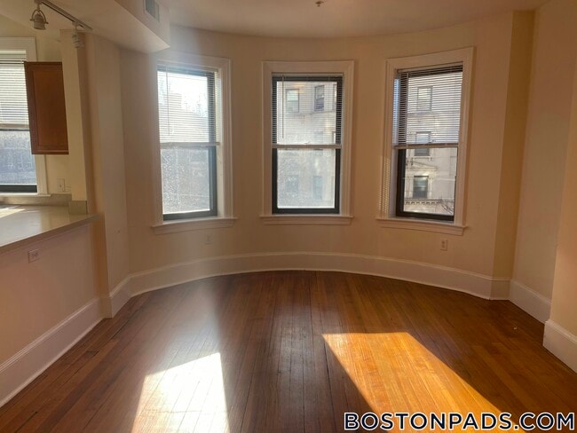 Photo - 881 Massachusetts Ave Unidad 52