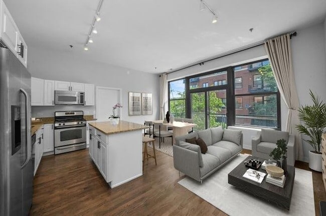 Photo - 2 S Leavitt St Unit 212