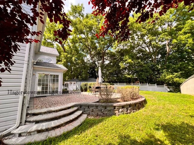 11507 Rolling Green Ct