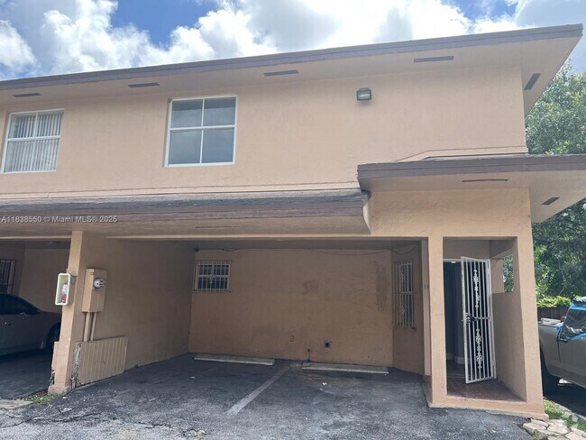 Building Photo - 451 NE 136th St Unit I-101 Rental