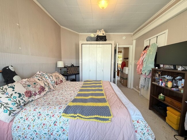 Photo - 1st Floor 2 Bedroom Apartment w/ Private Basement - Available July 1st Unit 1128 Hammond Ave - 1
