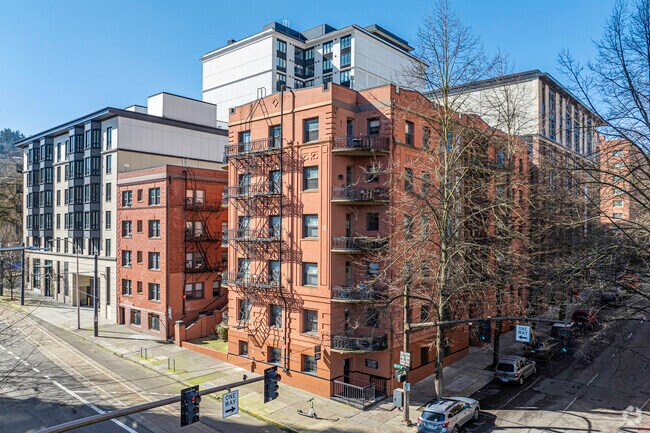 Exterior Photo - Clay & Tiffany