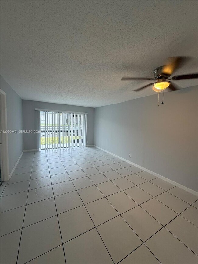 Photo - 7925 S Colony Cir Unidad 108