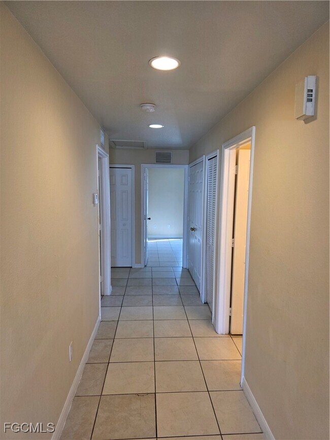 Photo - 127 Ivan Ave S