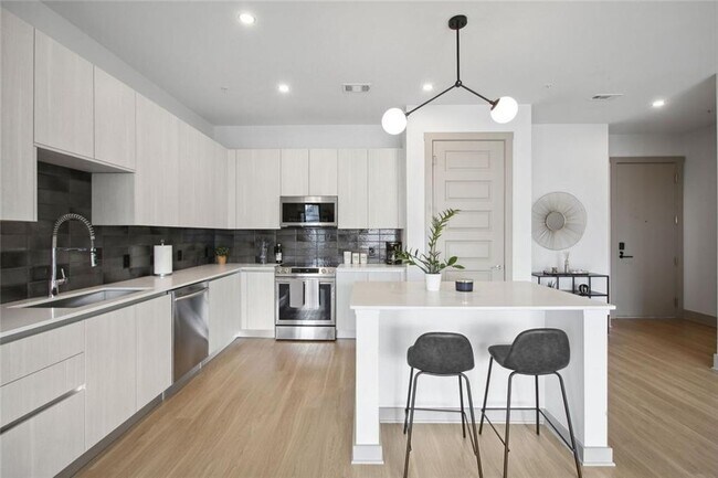 Photo - 1050 Howell Mill Rd Unit 02