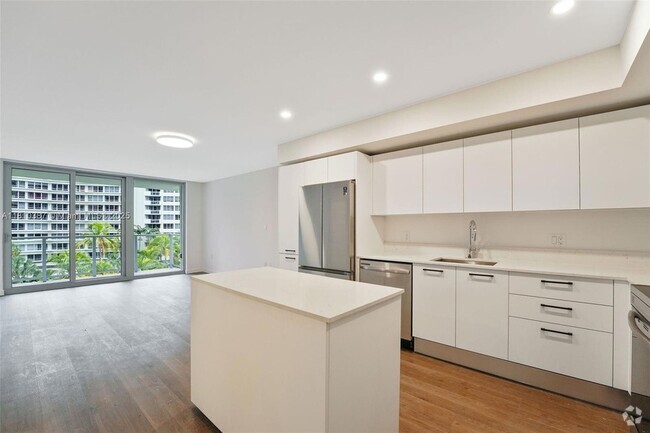 Building Photo - 1500 Bay Rd Unit N-0419 Rental