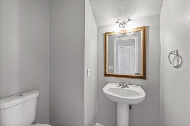 Photo - 3005 Manor Green Blvd