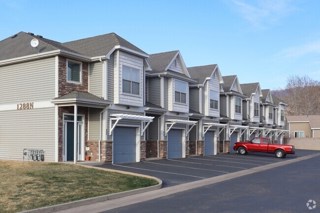 Building Photo - 1288 N Cedar Blvd Rental