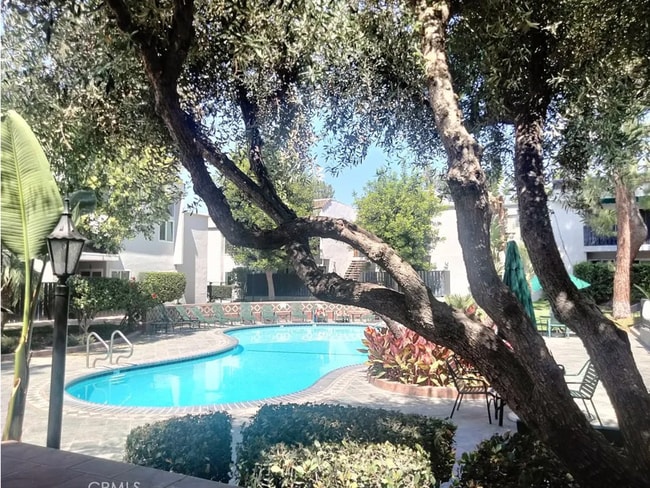 Photo - 18645 Hatteras St Unit 237