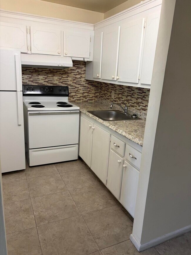 Photo - 220 Berkshire K Unit 220