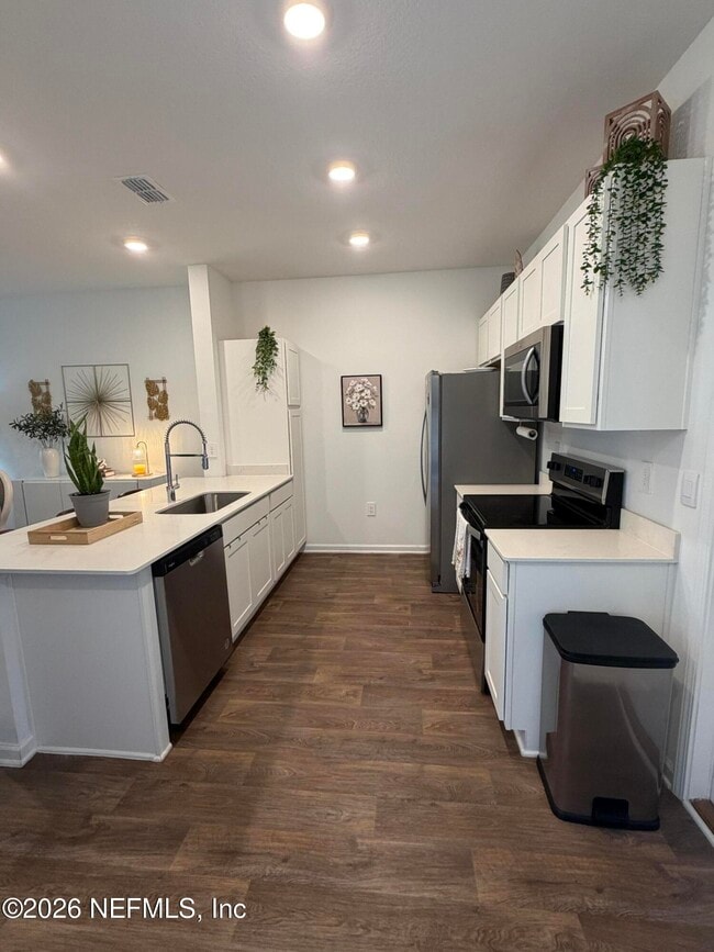 Photo - 947 Rivertree Pl