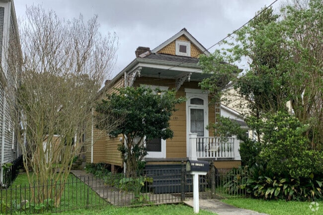 Building Photo - 135 Broadway St Rental