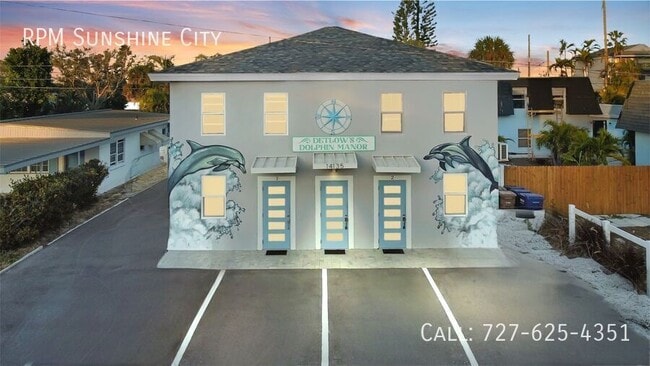 Building Photo - 14135 Palm St Unit 4