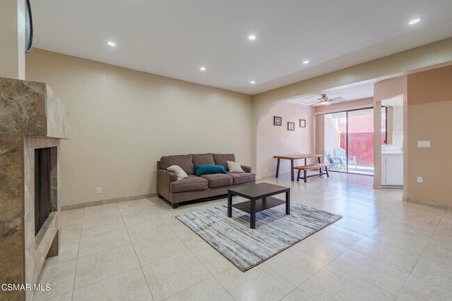 Photo - 7211 Cozycroft Ave Rental