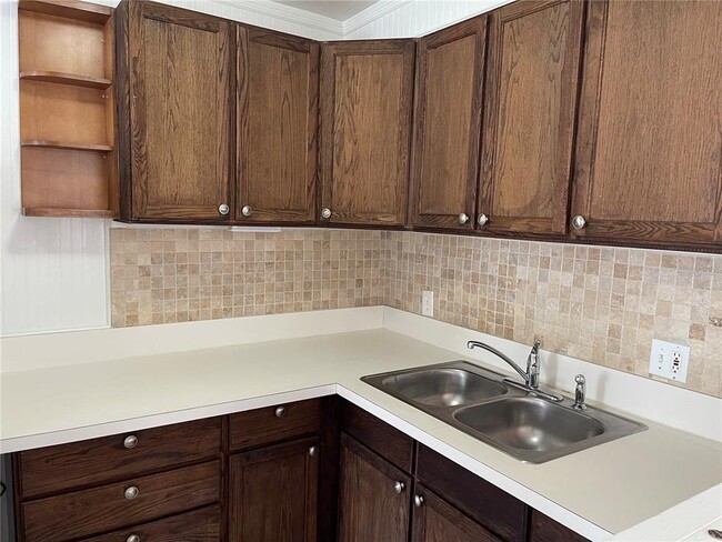 Photo - 3205 Ave A W