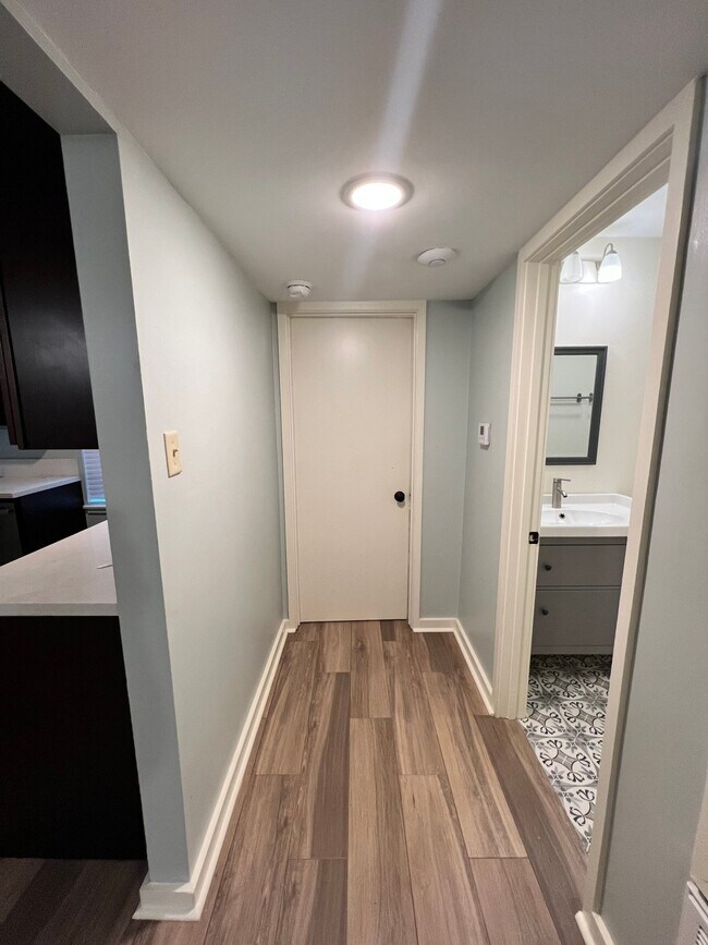 Photo - 509 E 7th St Unit Cottage 4