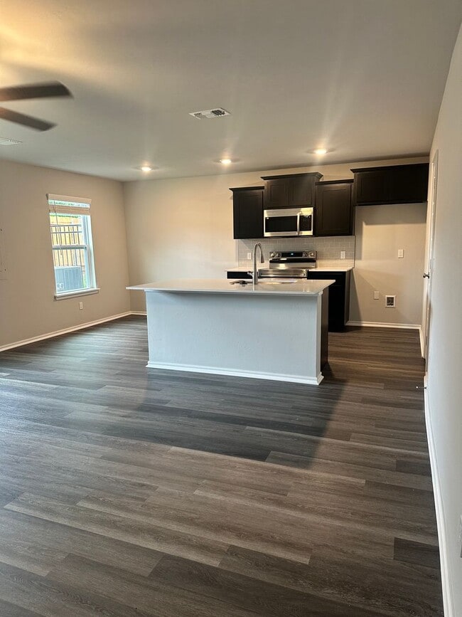 Photo - 230 SW 34th St