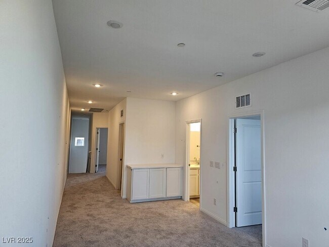 Building Photo - 212 Wewatta Ave Rental