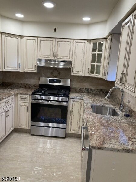 Photo - 890 Allwood Rd