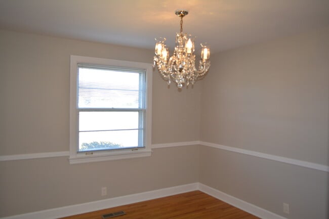 Photo - 2807 Emery Dr