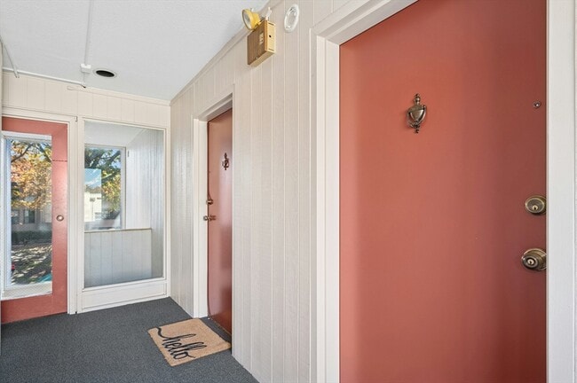 Photo - 54 Shrewsbury Green Dr Unidad B