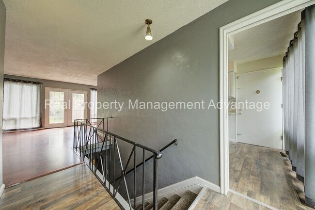 Photo - Beautiful Mid-Century 3 Bedroom Steps from...