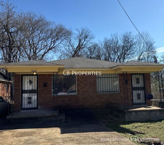 Building Photo - 1608 Oakwood St Rental