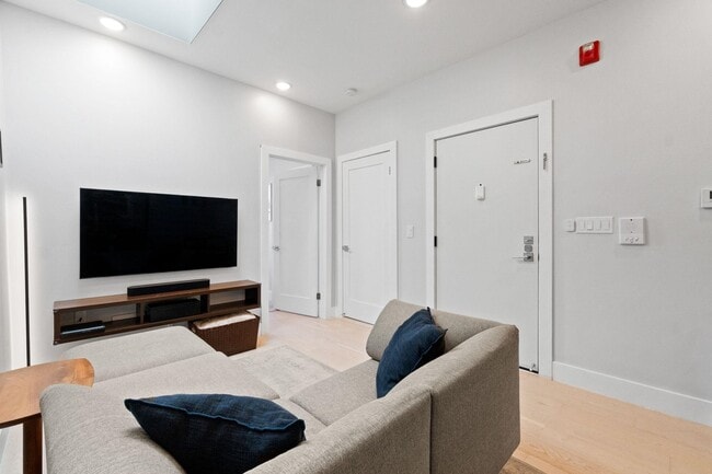 Photo - 406 Madison St Unit 4L