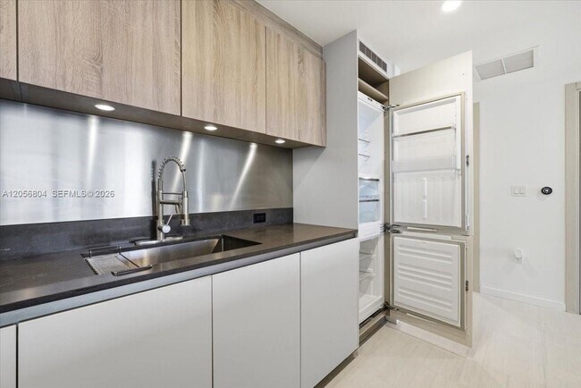 Photo - 1000 Brickell Plaza Unidad 3211