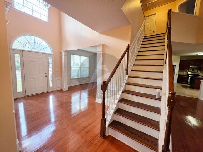 Photo - 321 Bloombridge Way NW