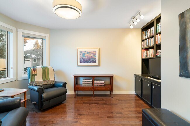 Photo - 23 Hawkside Park NW