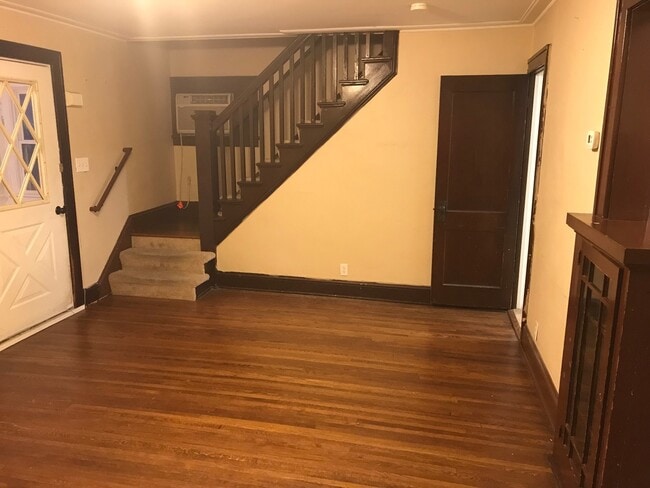 Photo - Charming 3 bedroom 1 bath in University/Lexington neighborhood!