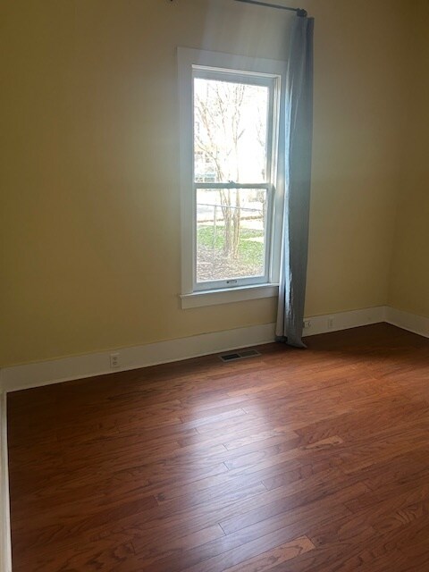 Photo - 417 Clark St