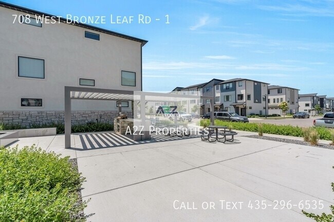 Photo - 708 W Bronze Leaf Rd