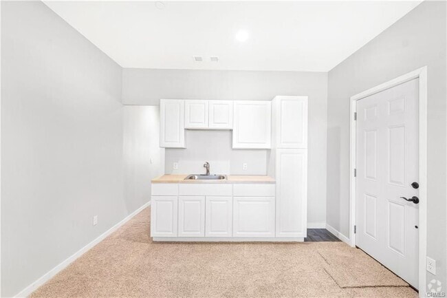 Building Photo - 29667 Bison Rd Rental