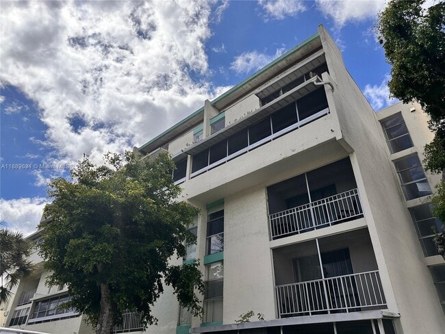 Building Photo - 2029 NW 46th Ave Unit E207