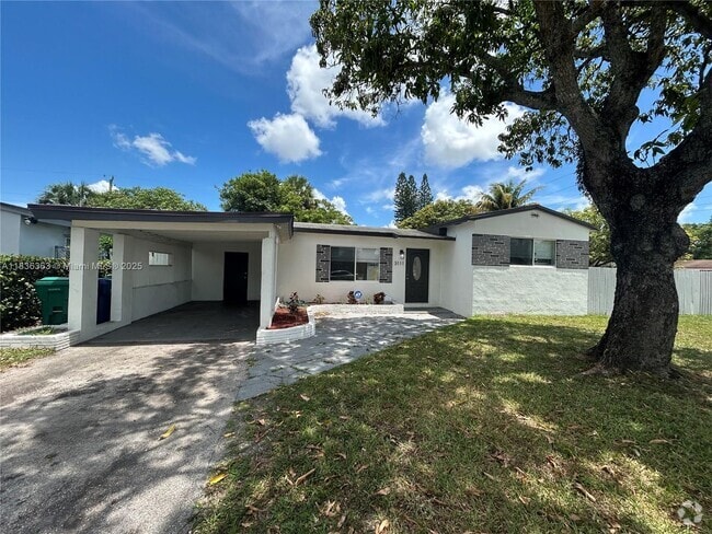 Building Photo - 3111 NW 4th St Rental