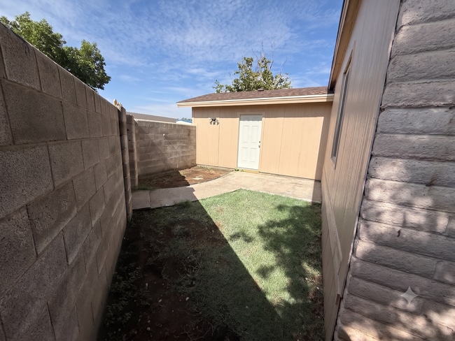 Photo - 223 W Ave J