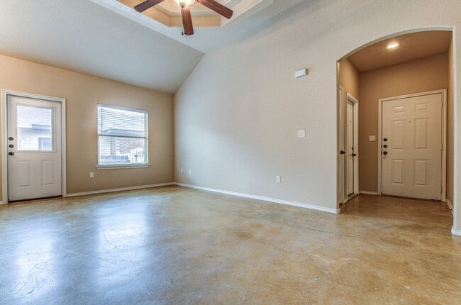 Photo - Nice 3 Bedroom Duplex located in New Braunfels!