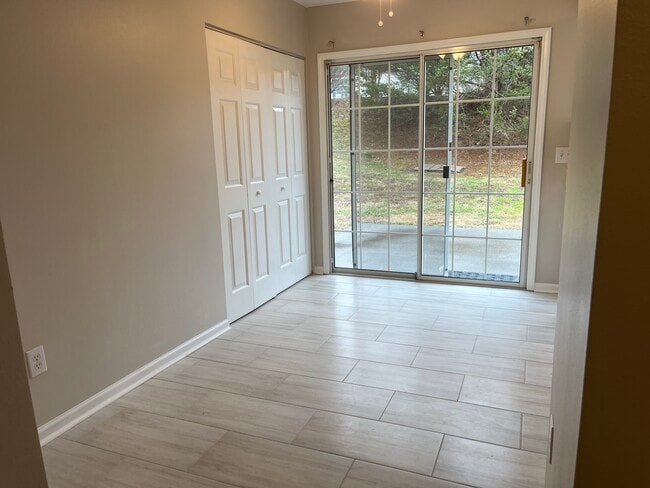 Photo - 2464 Stratford Crossing Dr